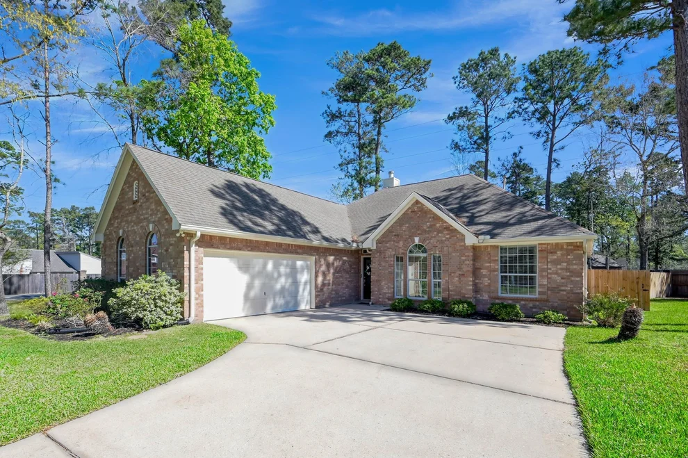 Unit for sale at 711 Stonewall Jackson Court, Conroe, TX 77302
