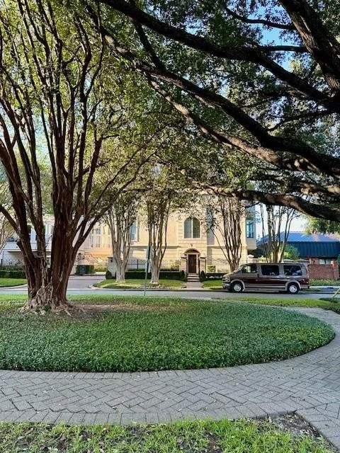 Unit for sale at 1515 Hyde Park Boulevard, Houston, TX 77006