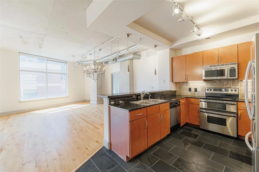 Unit for sale at 1901 Post Oak Boulevard, Houston, TX 77056
