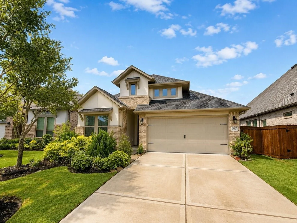 Unit for sale at 19907 Costa Bella Pointe Drive, Cypress, TX 77433