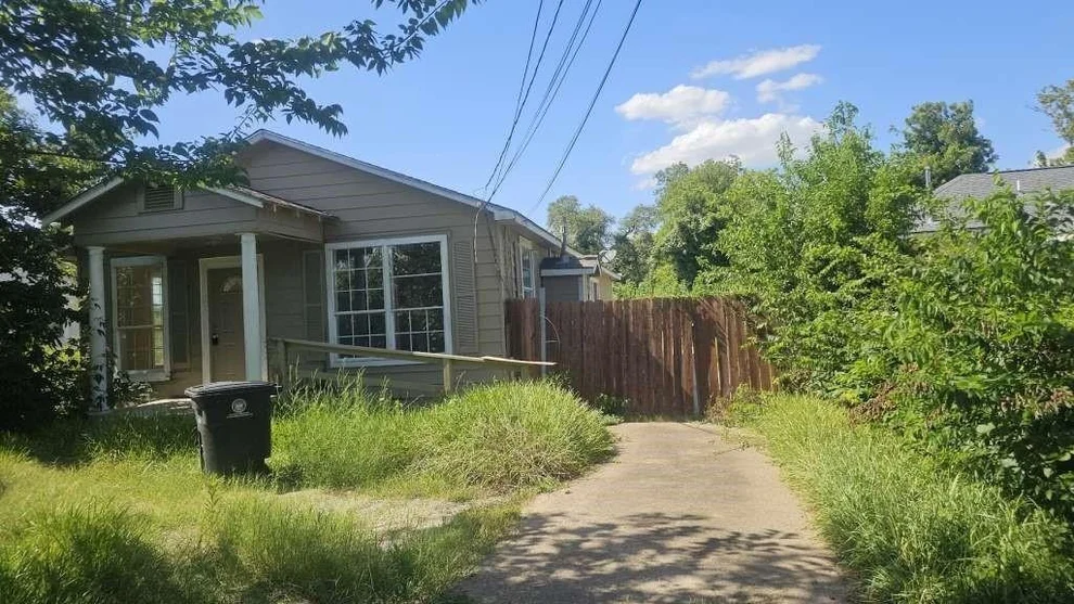 Unit for sale at 2301 Caplin Street, Houston, TX 77026