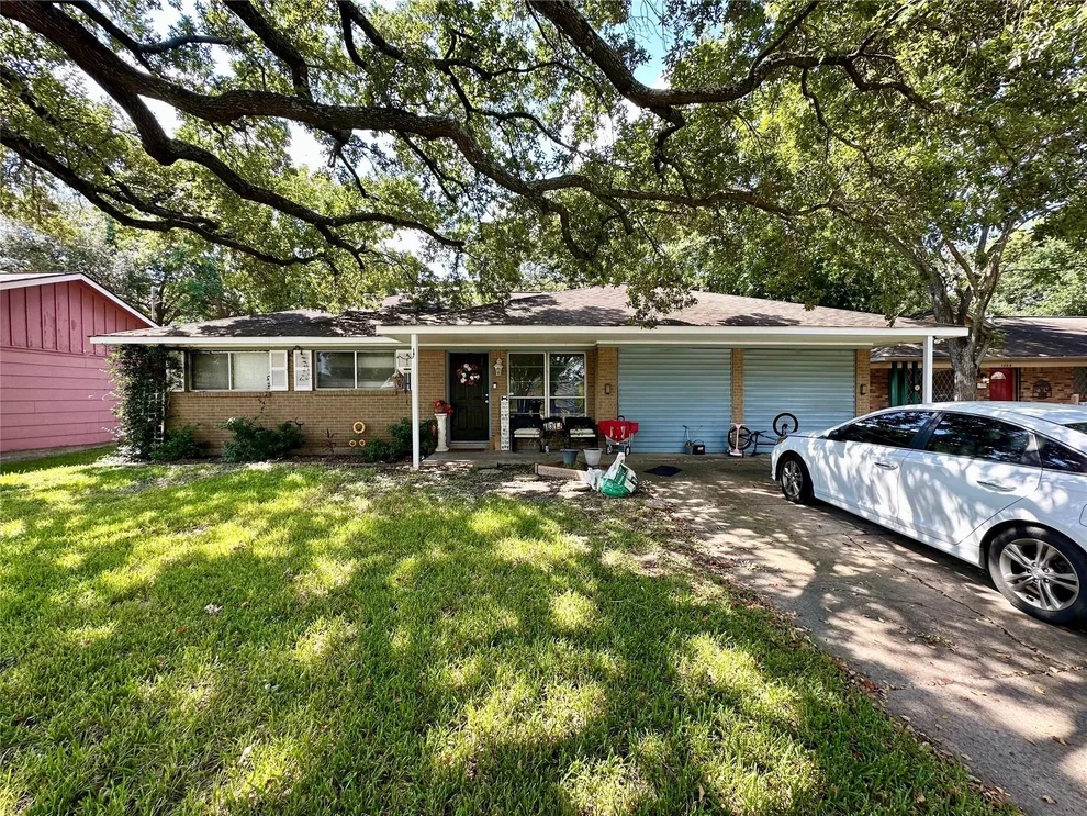 Unit for sale at 1312 Byron Avenue, Deer Park, TX 77536