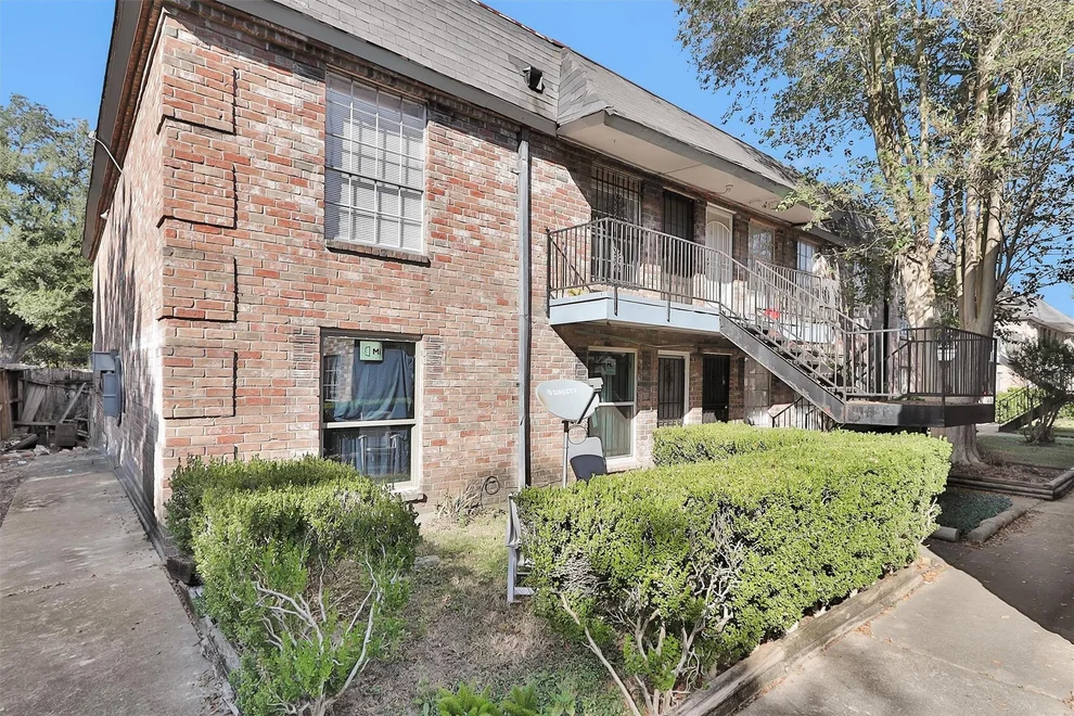 Unit for sale at 201 W Rosamond Street, Houston, TX 77076