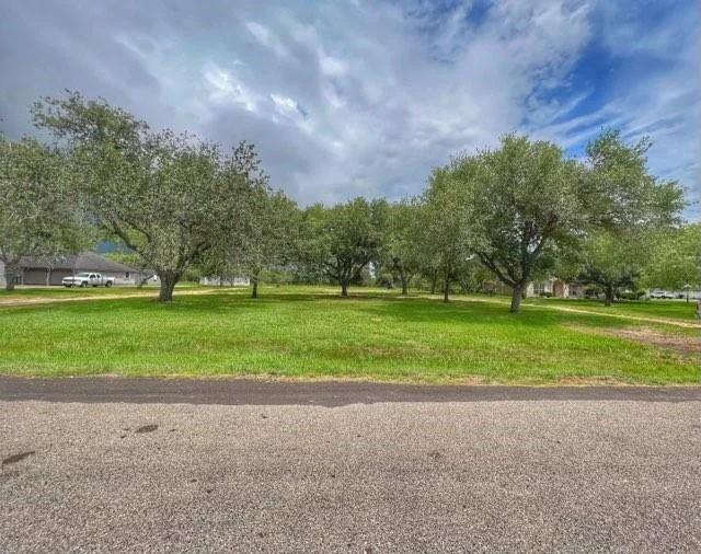 Unit for sale at 219 Kingwood Forest Drive, Victoria, TX 77904