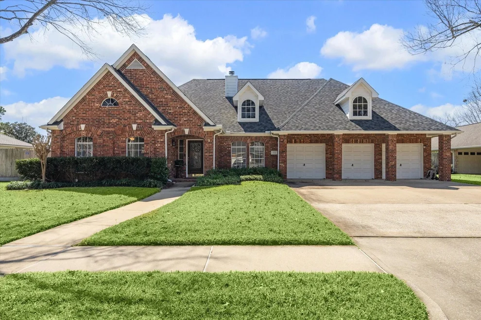 Unit for sale at 4211 Kirby Oaks Drive S, Seabrook, TX 77586