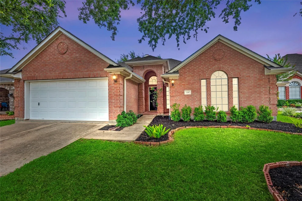 Unit for sale at 210 Leisure Drive, Stafford, TX 77477