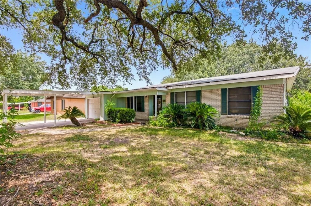 Unit for sale at 2302 E Rosebud Avenue, Victoria, TX 77901