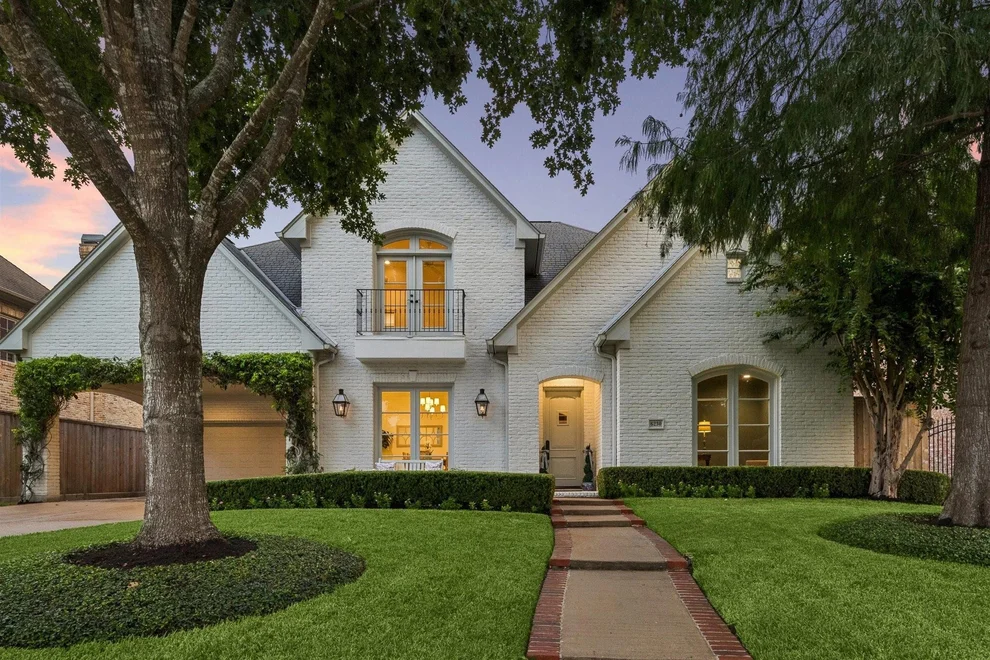 Unit for sale at 6230 Doliver Drive, Houston, TX 77057