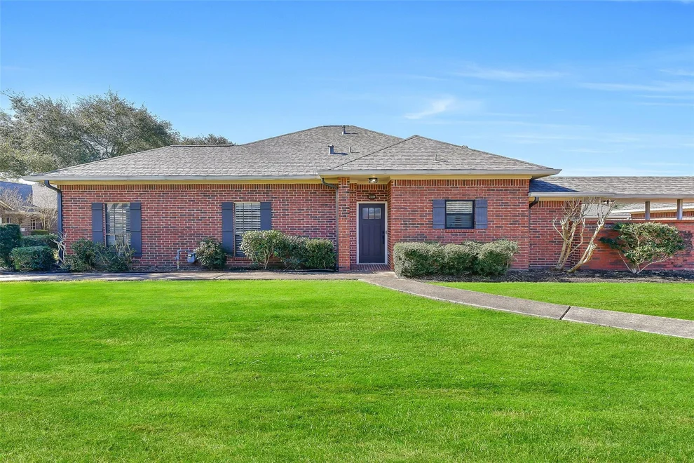 Unit for sale at 205D Skyview Terrace, Friendswood, TX 77546