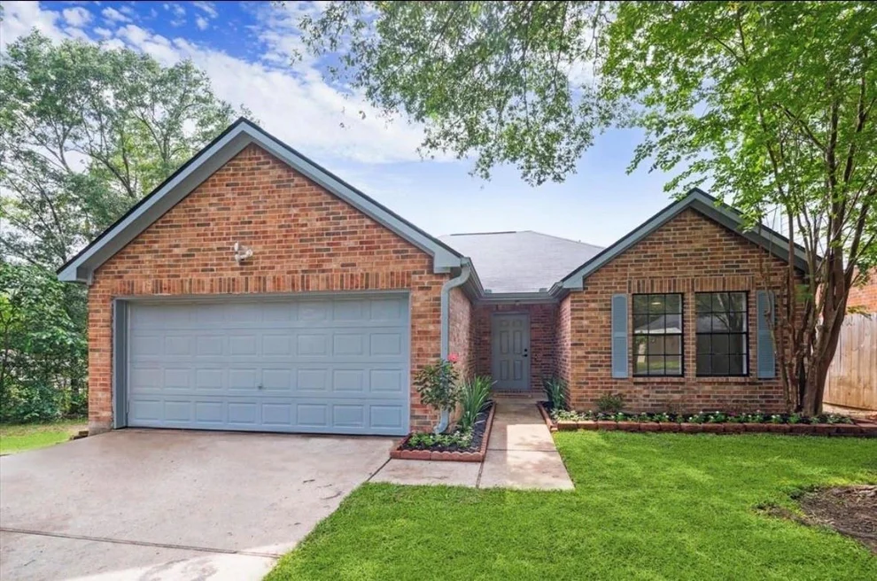 Unit for sale at 3812 Maple Drive, Conroe, TX 77302