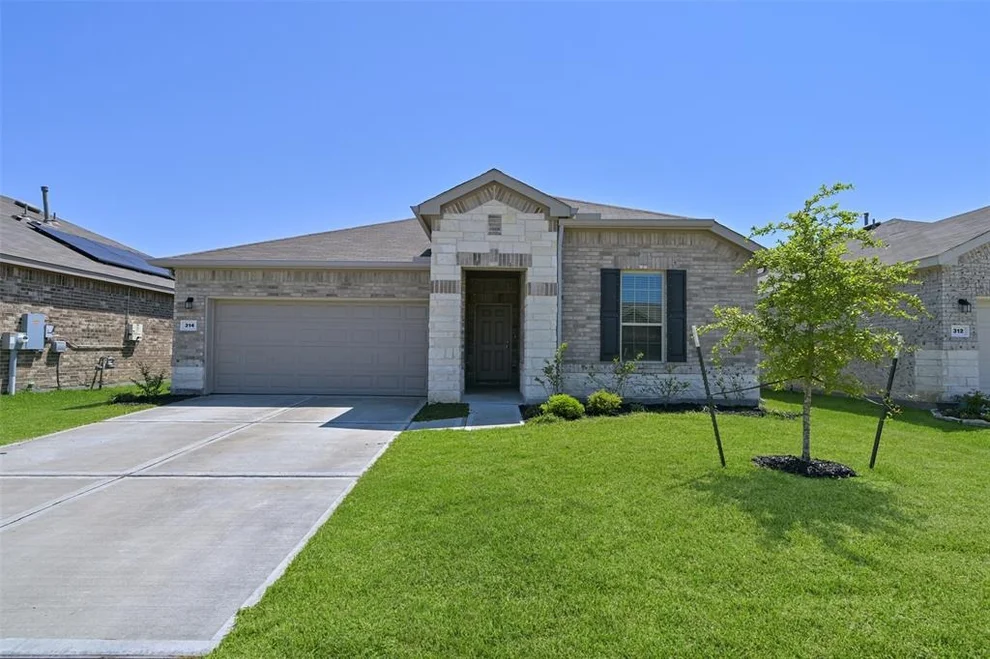 Unit for sale at 314 Paso Fino Drive, Alvin, TX 77511