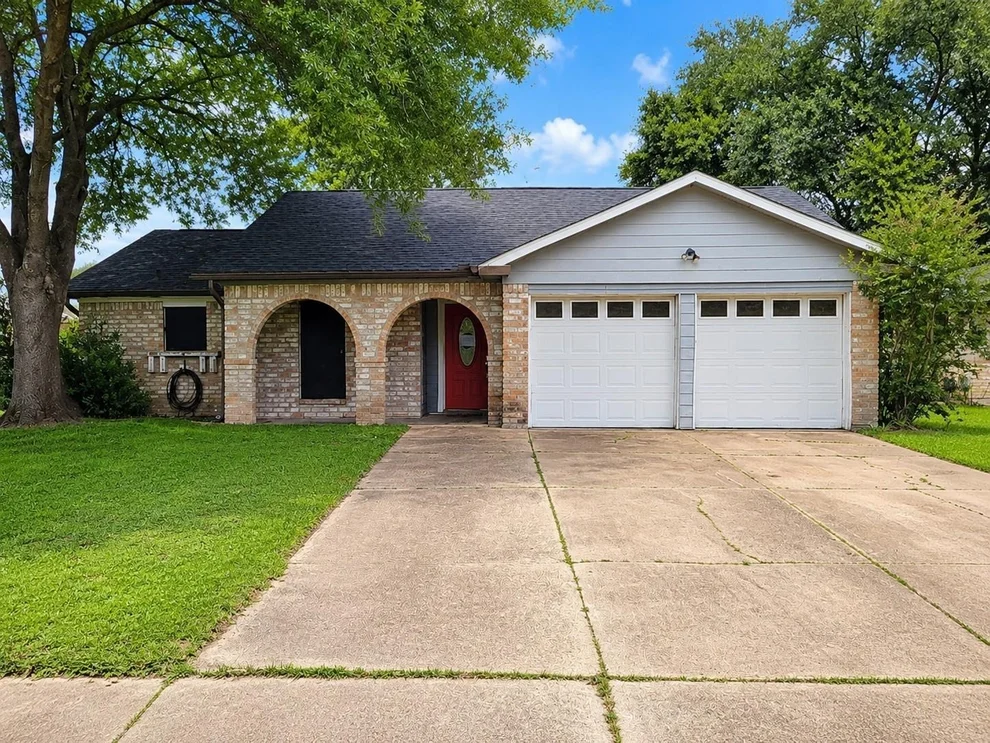 Unit for sale at 505 E Lambuth Lane, Deer Park, TX 77536