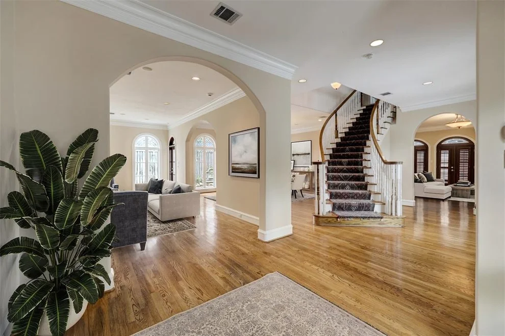 Unit for sale at 1419 Nantucket Drive, Houston, TX 77057