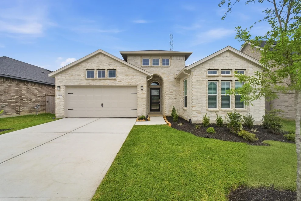 Unit for sale at 12039 Crooked Creek Lane, Santa Fe, TX 77510