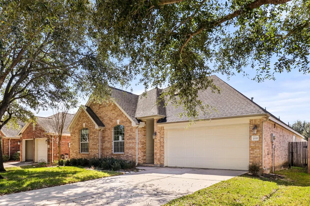 Unit for sale at 4935 Royal Arbor Lane, Houston, TX 77084