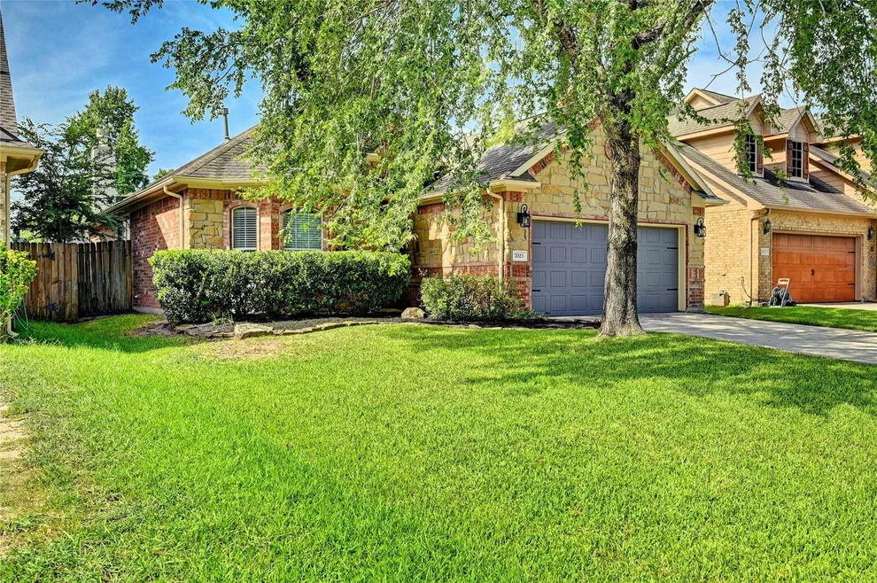Unit for sale at 7023 Casita Drive, Magnolia, TX 77354