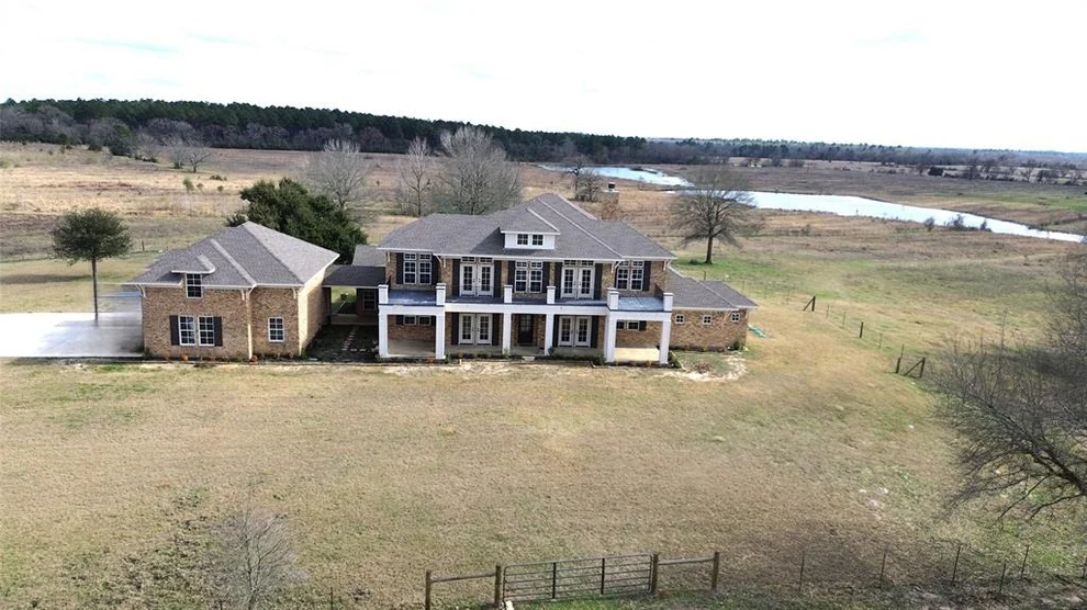 Unit for sale at 5715 State Highway 19 S, Crockett, TX 75835