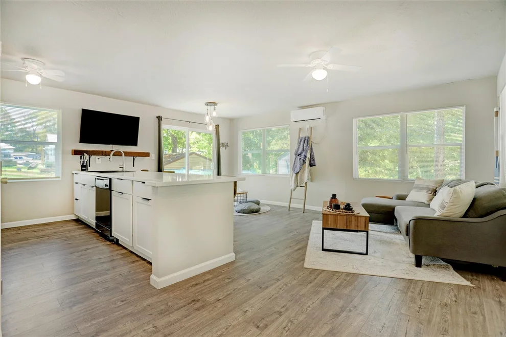 Unit for sale at 261 Commodore Drive, Livingston, TX 77351