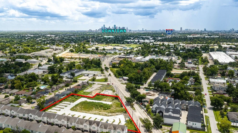 Unit for sale at 4514 Yale Lane, Houston, TX 77018