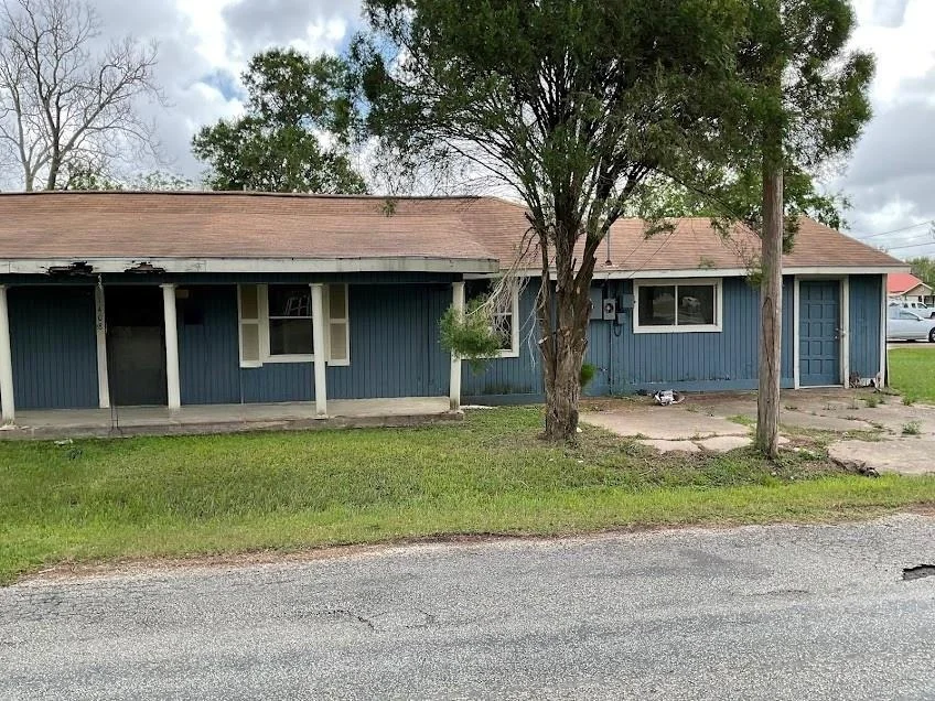 Unit for sale at 1408 Austin Street, Bay City, TX 77414
