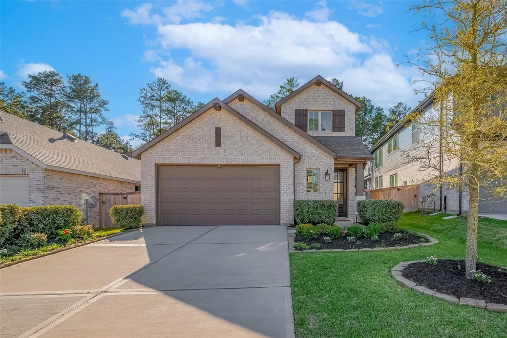 Unit for sale at 211 Lukewood Circle, Conroe, TX 77318