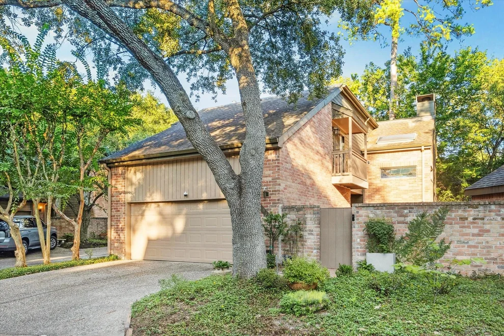 Unit for sale at 312 Sugarberry Circle, Houston, TX 77024