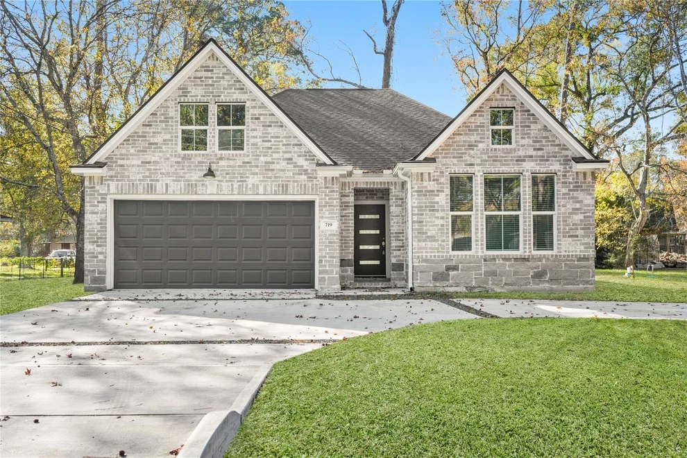 Unit for sale at 719 Moose Drive, Crosby, TX 77532