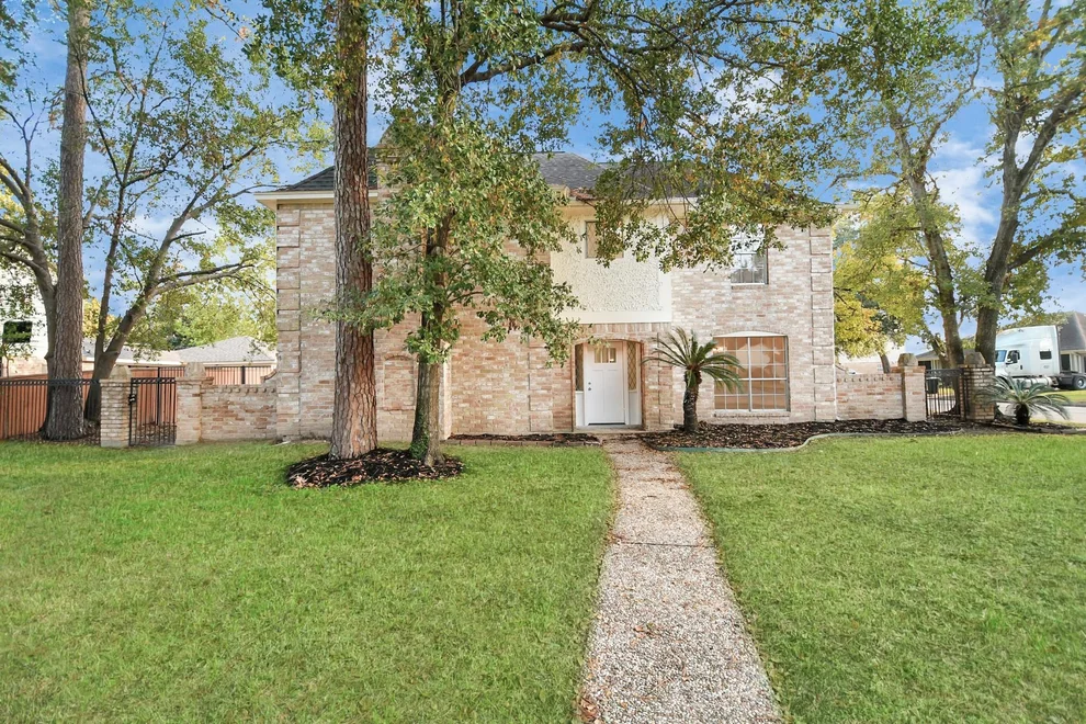 Unit for sale at 3919 Fernglade Drive, Houston, TX 77068