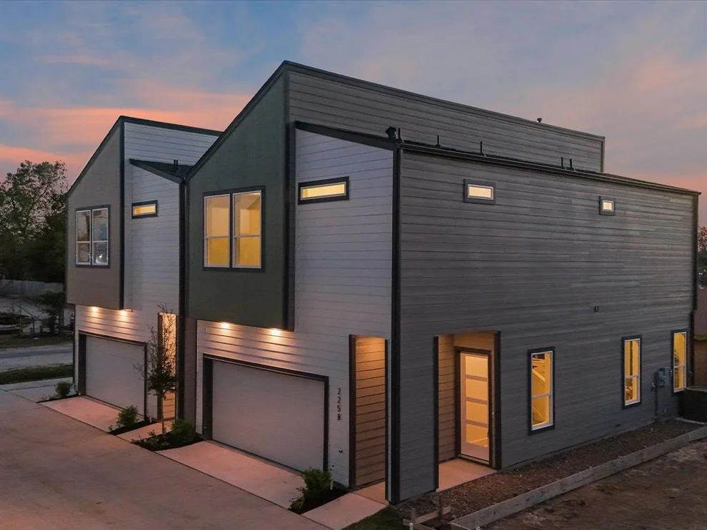 Unit for sale at 225 Noras Lane, Houston, TX 77022