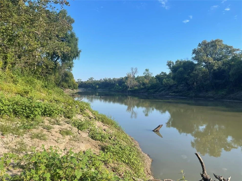 Unit for sale at 2667 Pr 1195, Midway, TX 75852