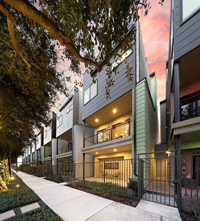 Unit for sale at 2721 St Emanuel Street, Houston, TX 77004