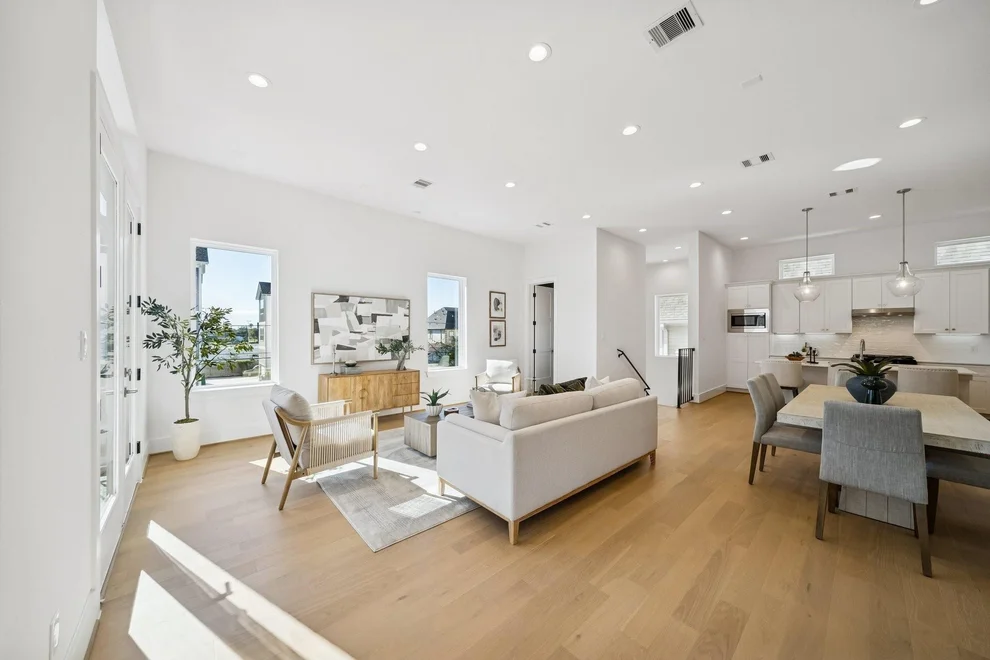 Unit for sale at 1403 W 21st St, Houston, TX 77008