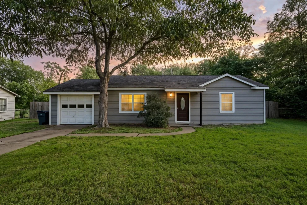 Unit for sale at 313 E Dumble Street, Alvin, TX 77511