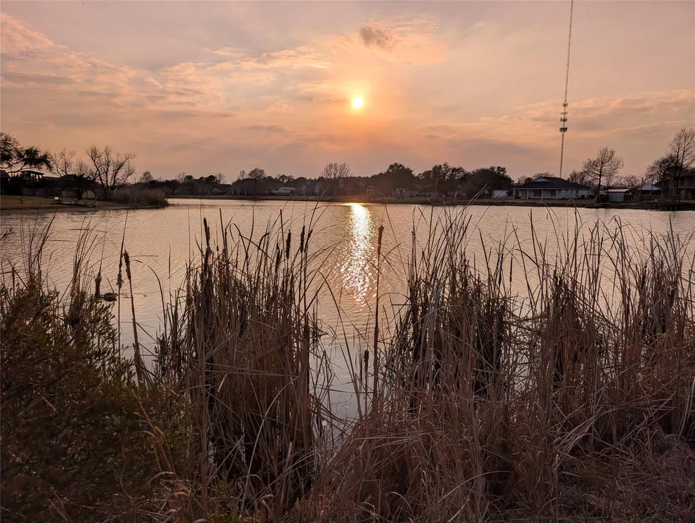 Unit for sale at 0 Ave D, San Leon, TX 77539