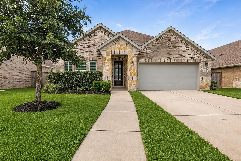 Unit for sale at 2510 Hatton Terrace Lane, Pearland, TX 77089