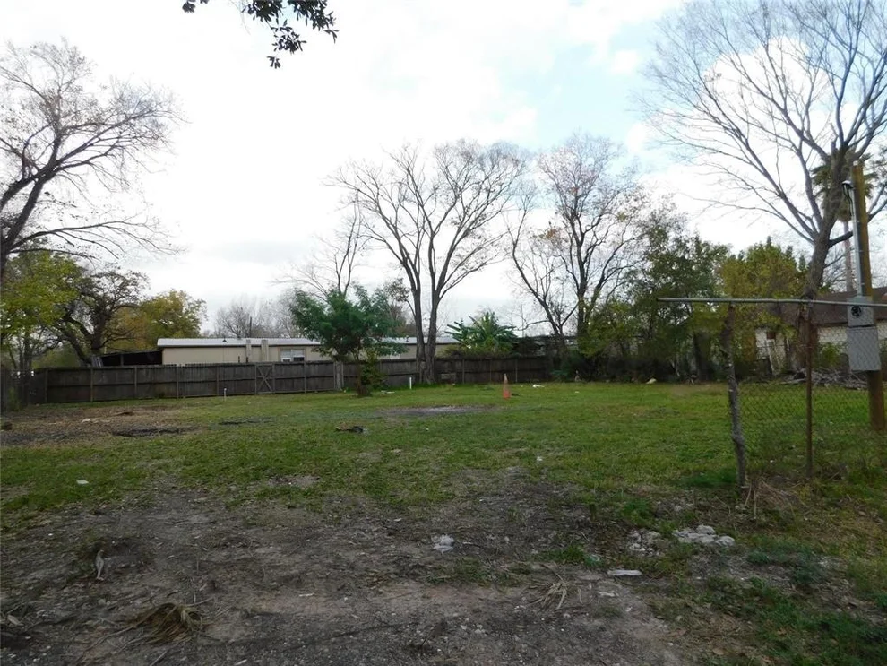 Unit for sale at 8822 Crestview Drive, Houston, TX 77078