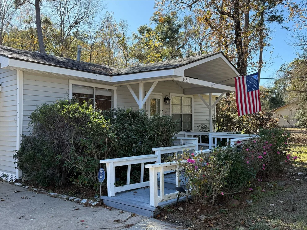 Unit for sale at 13231 Southshore Drive, Conroe, TX 77304