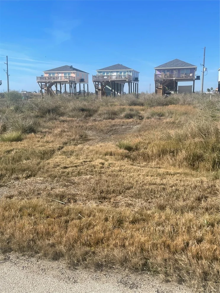 Unit for sale at 1119 Faggard S Slip, Gilchrist, TX 77617