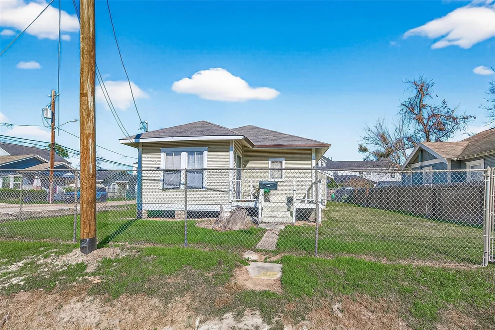 Unit for sale at 1110 Mathis Street, Houston, TX 77009