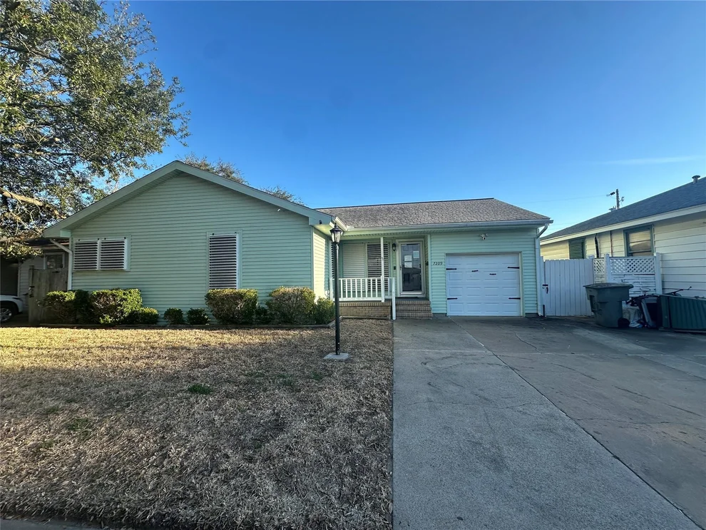 Unit for sale at 7209 Sycamore Drive, Galveston, TX 77551