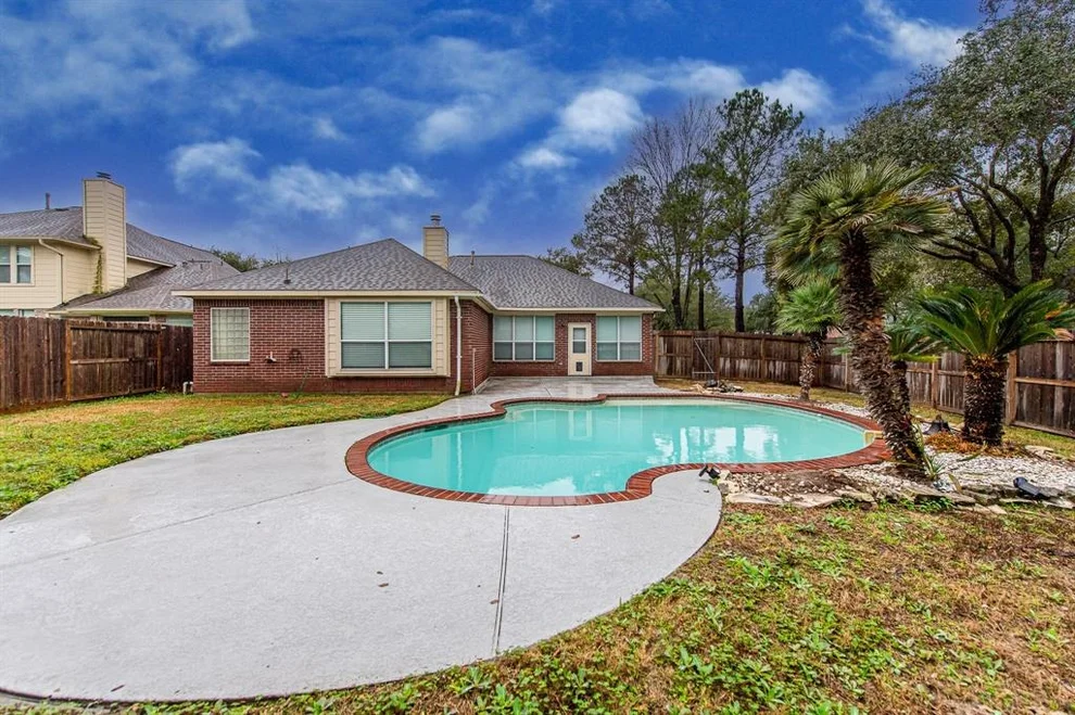 Unit for sale at 12118 Canyon Glen Drive, Houston, TX 77095