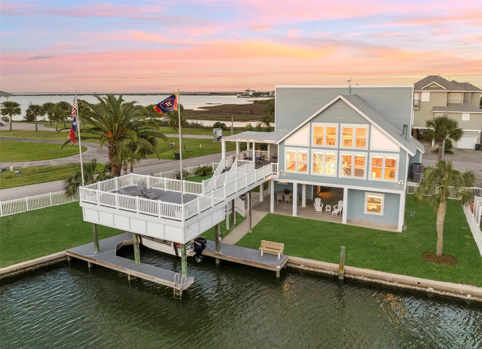 Unit for sale at 3401 Jolly Roger, Galveston, TX 77554