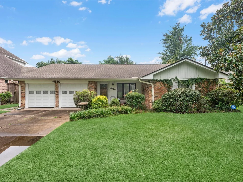 Unit for sale at 4910 Yarwell Drive, Houston, TX 77096
