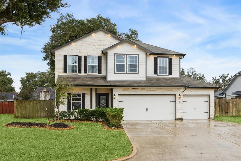 Unit for sale at 215 Freeman Boulevard, West Columbia, TX 77486