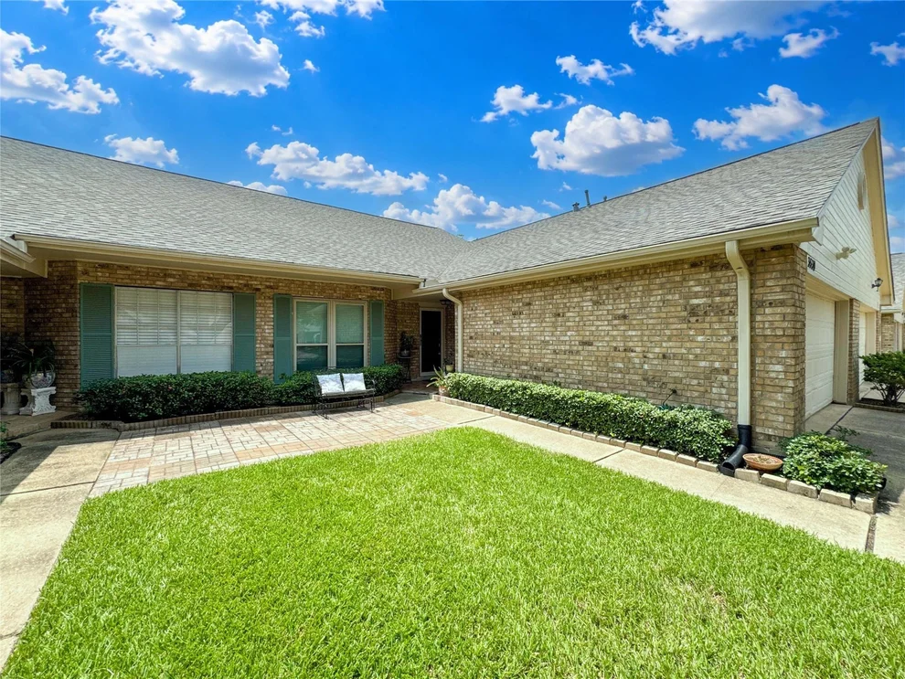 Unit for sale at 3530 Teakwood Lane, Pearland, TX 77584