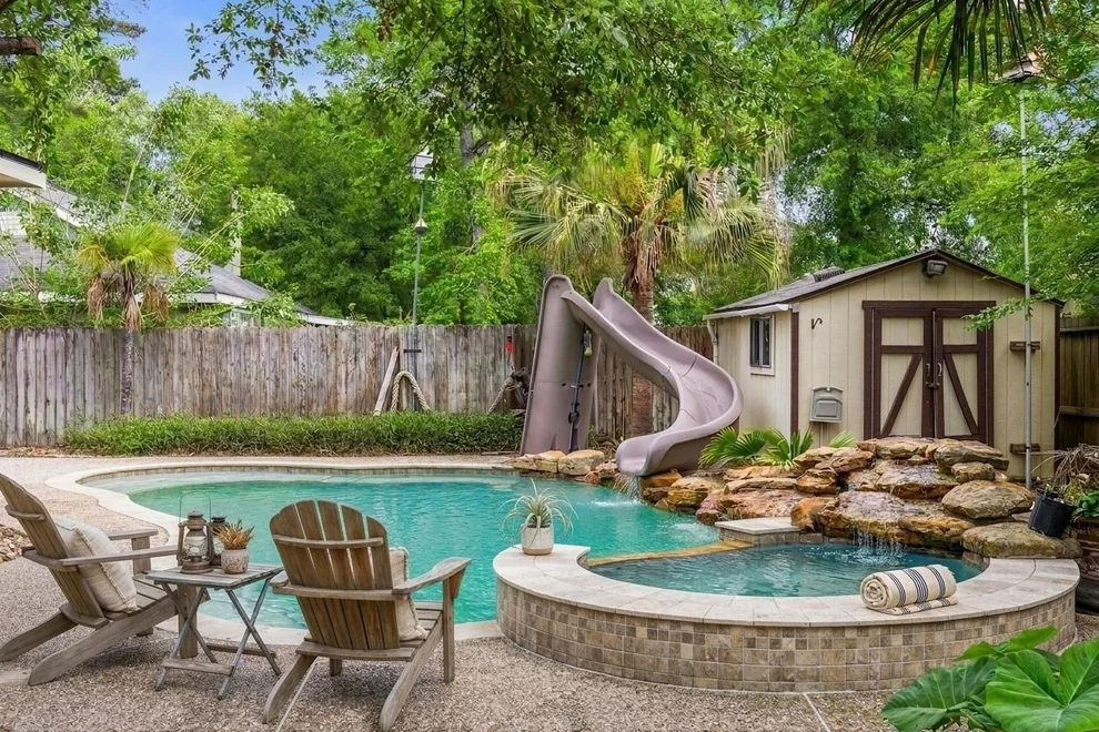 Unit for sale at 330 Welford Lane, Highlands, TX 77562