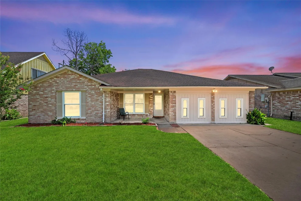 Unit for sale at 12211 Pine Knoll Drive, Houston, TX 77099