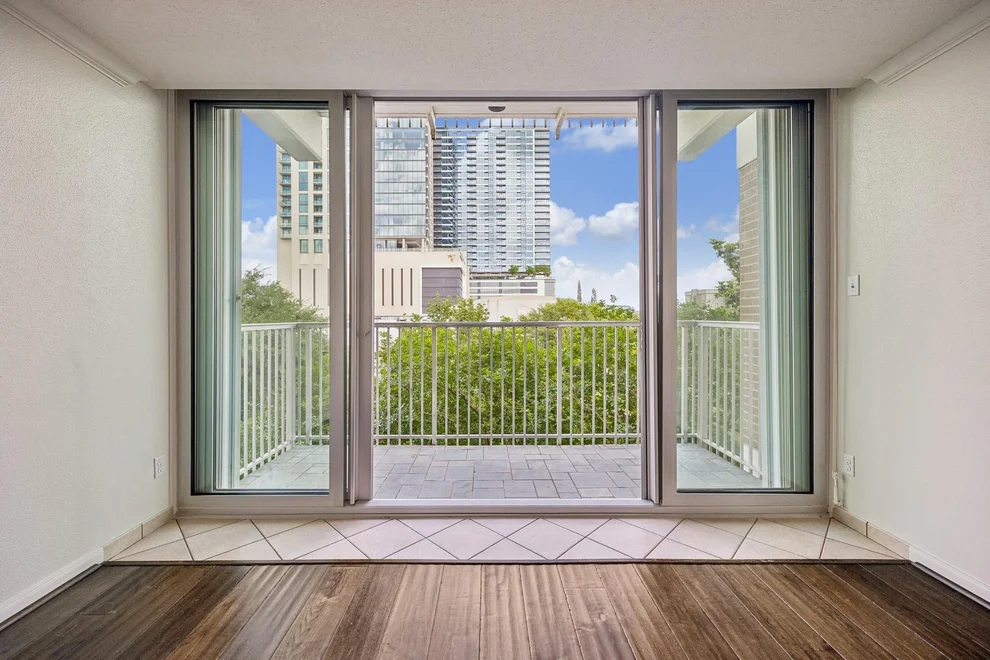 Unit for sale at 3600 Montrose Boulevard, Houston, TX 77006