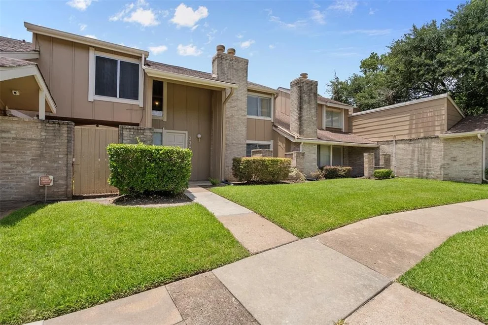 Unit for sale at 2384 Woodland Park Drive, Houston, TX 77077