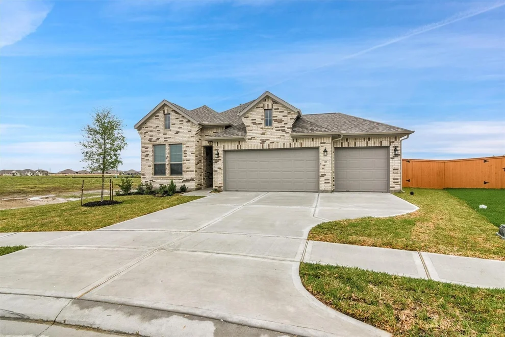 Unit for sale at 185 Rosillo Drive, Dayton, TX 77535